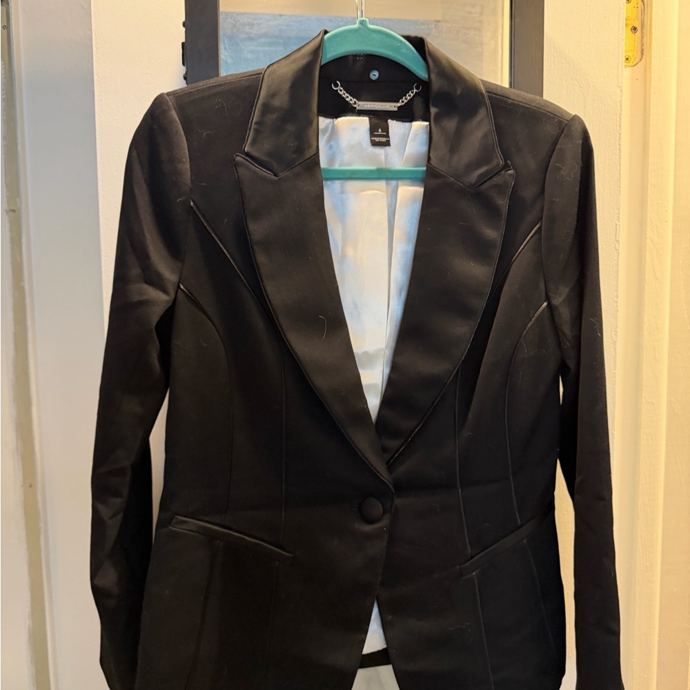 Black Women's Tailored Blazer - Classic Single-Button Jacket